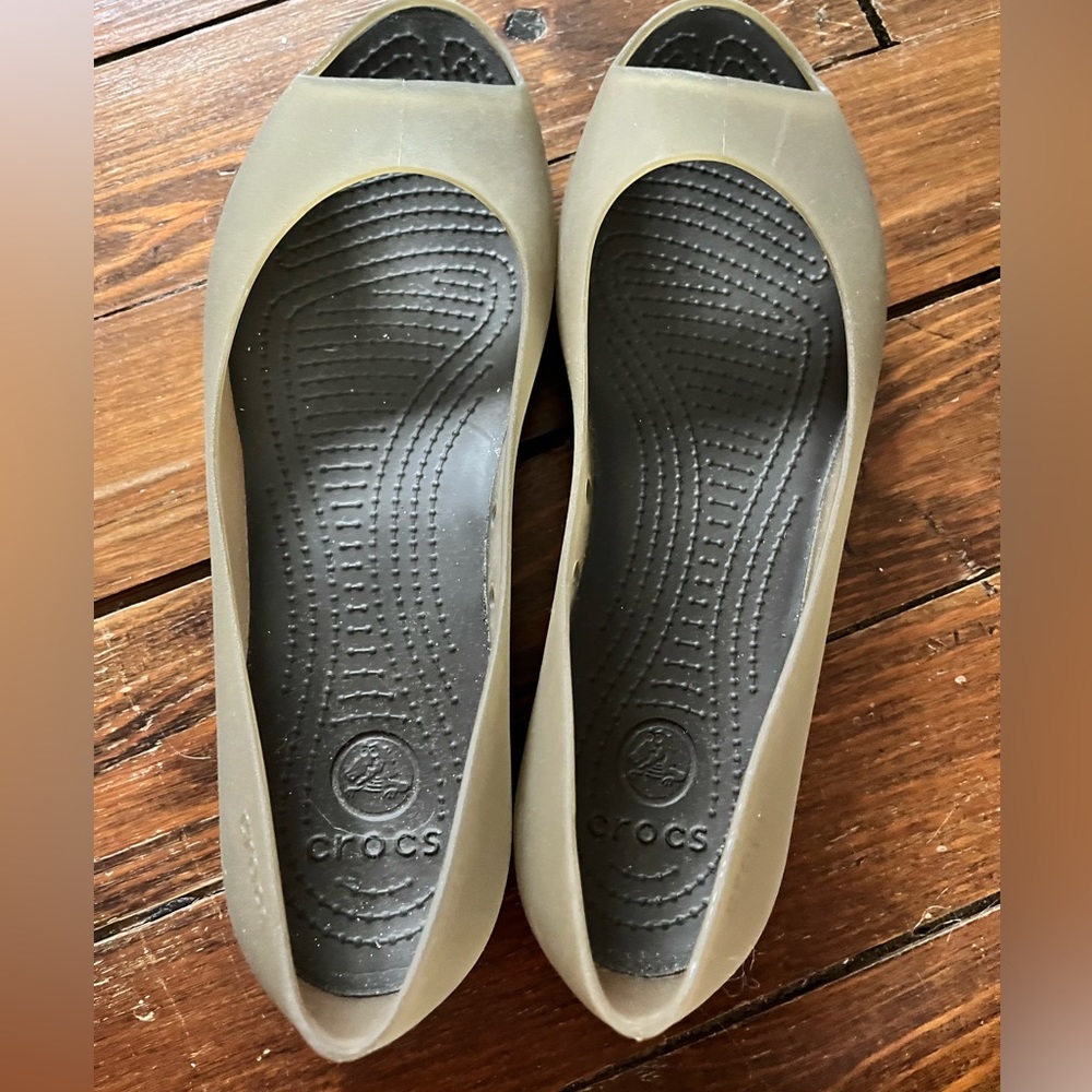 Women’s cute crocks!